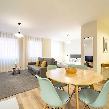 On The Square - Center By House And People Apartment *