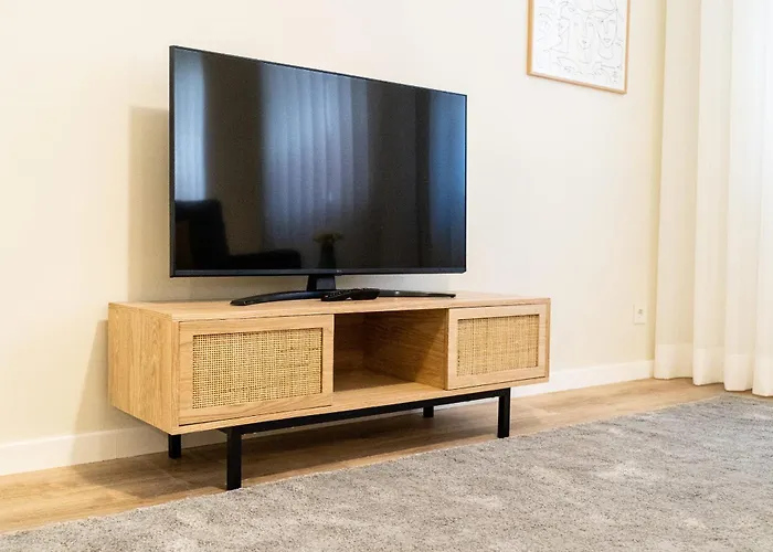 On The Square - Center By House And People Braga